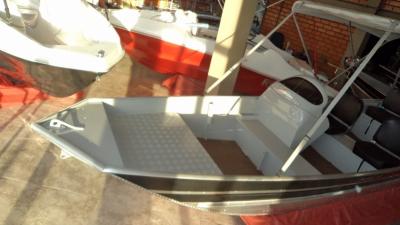 Lancha FortBoat Premium 500 com Motor 40 HP EO Mercury