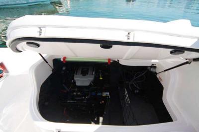  Lancha FortMarine 240 open centro + motor Mercury mercruiser 4.5 200 HP