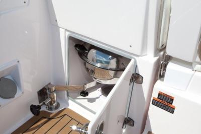 Lancha Focker 320 + Motor  Ã  gasolina 5,7L MPI Bravo Three Mercruiser