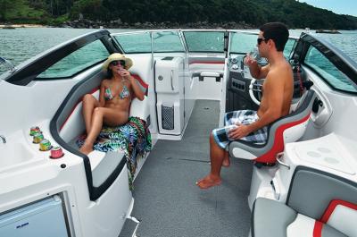 Lancha Focker 265 Open + Motor Mercruiser 4.3L MPI Alpha One (220HP) 